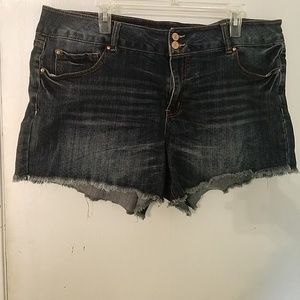 Refuge destructed hem shorts